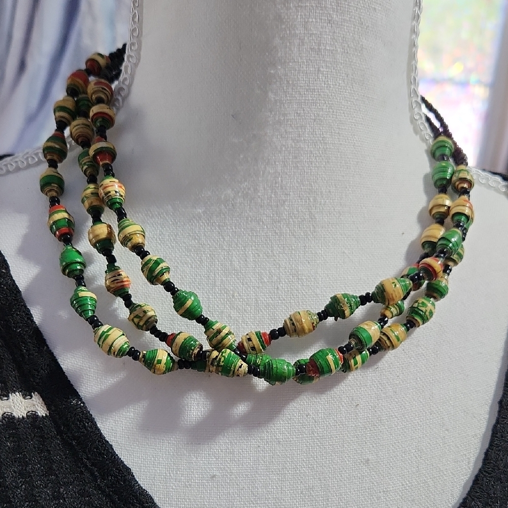 Handcrafted Teng Yue Multicolor Beaded Necklace
